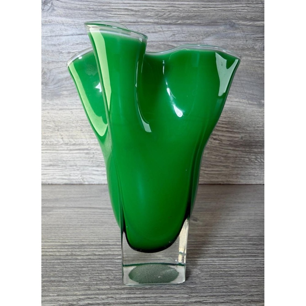 Kreiss Art Glass Emerald Green Cased Ruffled Top Handkerchief Vase 5.5" Vtg MCM